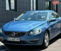 Синий Вольво С60, объемом двигателя 2.5 л и пробегом 140 тыс. км за 10500 $, фото 1 на Automoto.ua