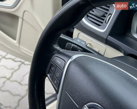 Синий Вольво С60, объемом двигателя 2.5 л и пробегом 206 тыс. км за 9990 $, фото 18 на Automoto.ua