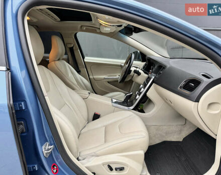 Синій Вольво С60, об'ємом двигуна 2 л та пробігом 164 тис. км за 11950 $, фото 8 на Automoto.ua