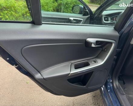 Синий Вольво С60, объемом двигателя 2 л и пробегом 118 тыс. км за 13990 $, фото 13 на Automoto.ua