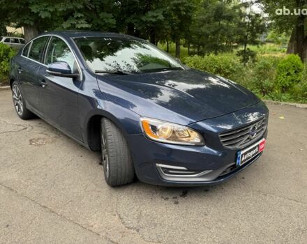 Синий Вольво С60, объемом двигателя 2 л и пробегом 118 тыс. км за 13990 $, фото 2 на Automoto.ua