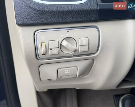 Синий Вольво С60, объемом двигателя 2.5 л и пробегом 206 тыс. км за 9990 $, фото 16 на Automoto.ua