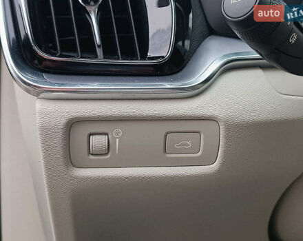 Синий Вольво С60, объемом двигателя 2 л и пробегом 92 тыс. км за 17000 $, фото 28 на Automoto.ua