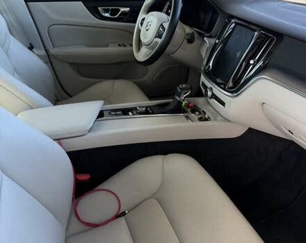 Вольво С60 2018 в Золочев на Automoto.ua Синий Вольво С60, объемом двигателя 1.97 л и пробегом 92 тыс. км за 20000 $, фото 13 на Automoto.ua