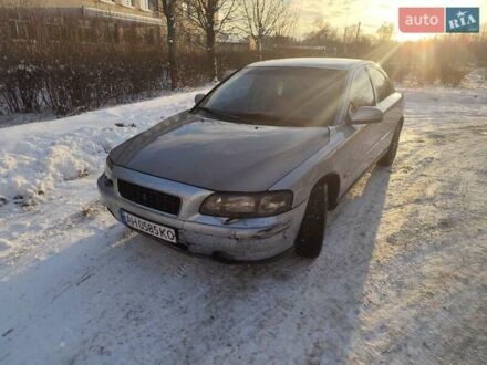 Синий Вольво С60, объемом двигателя 2.4 л и пробегом 200 тыс. км за 3600 $, фото 1 на Automoto.ua