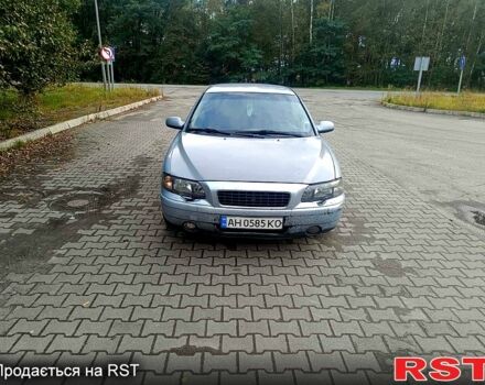 Синий Вольво С60, объемом двигателя 2.3 л и пробегом 250 тыс. км за 2700 $, фото 1 на Automoto.ua