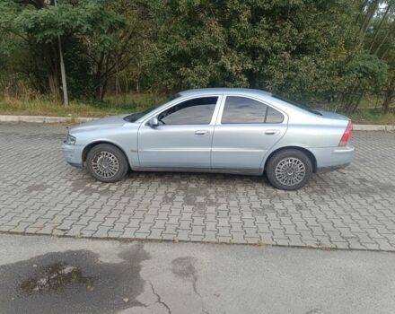 Синий Вольво С60, объемом двигателя 2 л и пробегом 260 тыс. км за 2300 $, фото 1 на Automoto.ua