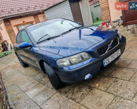 Синий Вольво С60, объемом двигателя 2.4 л и пробегом 350 тыс. км за 4800 $, фото 1 на Automoto.ua