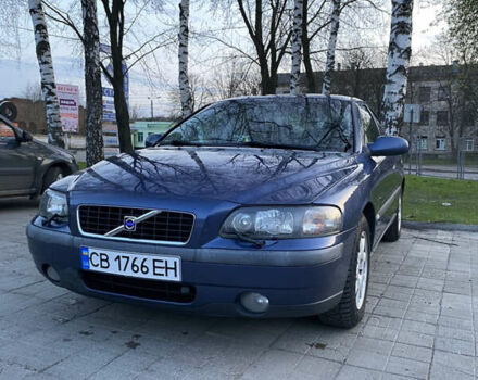 Синий Вольво С60, объемом двигателя 2.4 л и пробегом 258 тыс. км за 4800 $, фото 1 на Automoto.ua