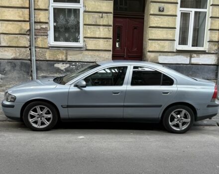 Синій Вольво С60, об'ємом двигуна 2.4 л та пробігом 300 тис. км за 4500 $, фото 1 на Automoto.ua
