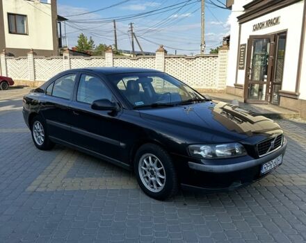 Синий Вольво С60, объемом двигателя 2.4 л и пробегом 350 тыс. км за 2950 $, фото 1 на Automoto.ua