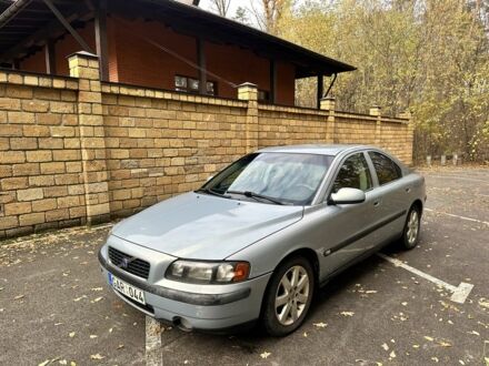 Синій Вольво С60, об'ємом двигуна 2.4 л та пробігом 270 тис. км за 2100 $, фото 1 на Automoto.ua