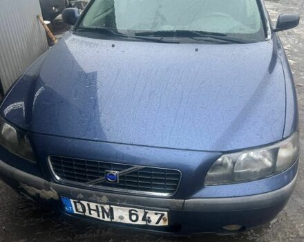 Синий Вольво С60, объемом двигателя 2.4 л и пробегом 305 тыс. км за 2000 $, фото 1 на Automoto.ua