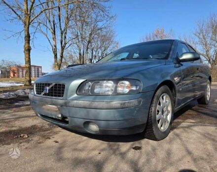 Синий Вольво С60, объемом двигателя 2.4 л и пробегом 170 тыс. км за 3159 $, фото 1 на Automoto.ua