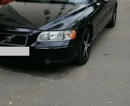 Синий Вольво С60, объемом двигателя 2.4 л и пробегом 228 тыс. км за 6500 $, фото 1 на Automoto.ua