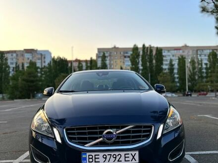 Синий Вольво С60, объемом двигателя 2.5 л и пробегом 215 тыс. км за 8500 $, фото 1 на Automoto.ua