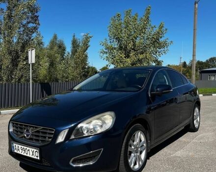 Синий Вольво С60, объемом двигателя 2.5 л и пробегом 333 тыс. км за 8200 $, фото 1 на Automoto.ua