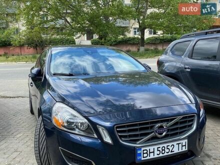 Синий Вольво С60, объемом двигателя 2.52 л и пробегом 203 тыс. км за 11000 $, фото 1 на Automoto.ua