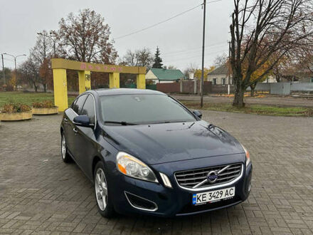 Синий Вольво С60, объемом двигателя 2.5 л и пробегом 260 тыс. км за 9999 $, фото 1 на Automoto.ua