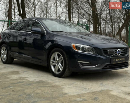 Синий Вольво С60, объемом двигателя 2 л и пробегом 131 тыс. км за 13999 $, фото 1 на Automoto.ua