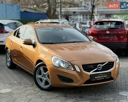 Оранжевый Вольво С60, объемом двигателя 2 л и пробегом 161 тыс. км за 7900 $, фото 14 на Automoto.ua