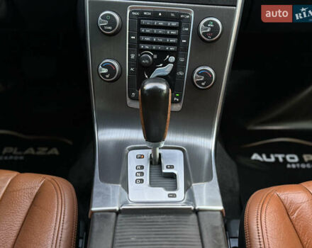 Оранжевый Вольво С60, объемом двигателя 2 л и пробегом 161 тыс. км за 7900 $, фото 48 на Automoto.ua