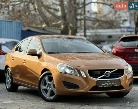 Оранжевый Вольво С60, объемом двигателя 2 л и пробегом 161 тыс. км за 7900 $, фото 19 на Automoto.ua