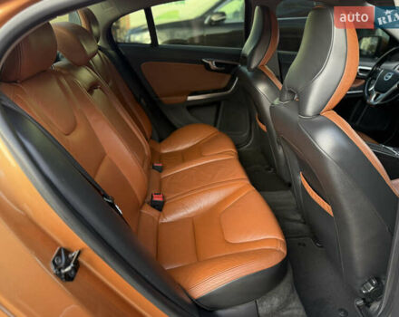 Оранжевый Вольво С60, объемом двигателя 2 л и пробегом 161 тыс. км за 7900 $, фото 41 на Automoto.ua