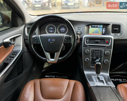 Оранжевый Вольво С60, объемом двигателя 2 л и пробегом 161 тыс. км за 7900 $, фото 46 на Automoto.ua