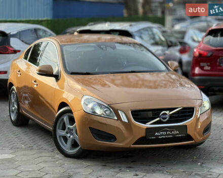 Оранжевый Вольво С60, объемом двигателя 2 л и пробегом 161 тыс. км за 7900 $, фото 18 на Automoto.ua