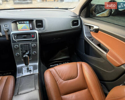 Оранжевый Вольво С60, объемом двигателя 2 л и пробегом 161 тыс. км за 7900 $, фото 49 на Automoto.ua