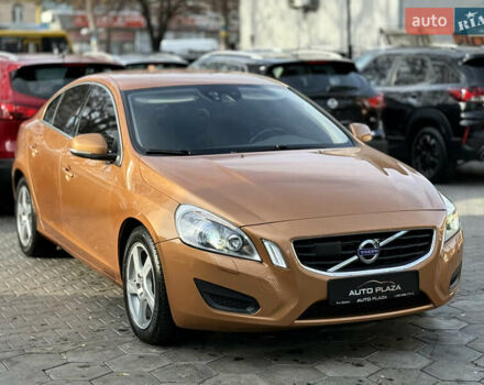 Оранжевый Вольво С60, объемом двигателя 2 л и пробегом 161 тыс. км за 7900 $, фото 3 на Automoto.ua