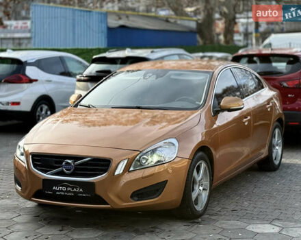 Оранжевый Вольво С60, объемом двигателя 2 л и пробегом 161 тыс. км за 7900 $, фото 4 на Automoto.ua