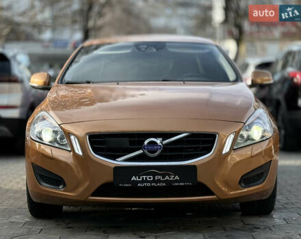 Оранжевый Вольво С60, объемом двигателя 2 л и пробегом 161 тыс. км за 7900 $, фото 2 на Automoto.ua