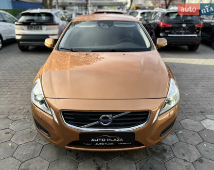 Оранжевый Вольво С60, объемом двигателя 2 л и пробегом 161 тыс. км за 7900 $, фото 1 на Automoto.ua