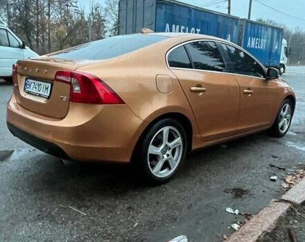 Оранжевый Вольво С60, объемом двигателя 2.5 л и пробегом 234 тыс. км за 11100 $, фото 3 на Automoto.ua