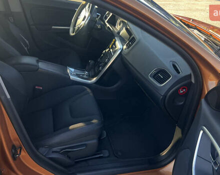 Вольво С60 2011 в Киеве на Automoto.ua Оранжевый Вольво С60, объемом двигателя 2 л и пробегом 271 тыс. км за 8300 $, фото 17 на Automoto.ua