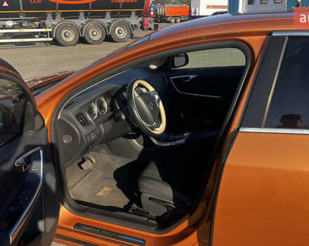 Вольво С60 2011 в Киеве на Automoto.ua Оранжевый Вольво С60, объемом двигателя 2 л и пробегом 271 тыс. км за 8300 $, фото 10 на Automoto.ua