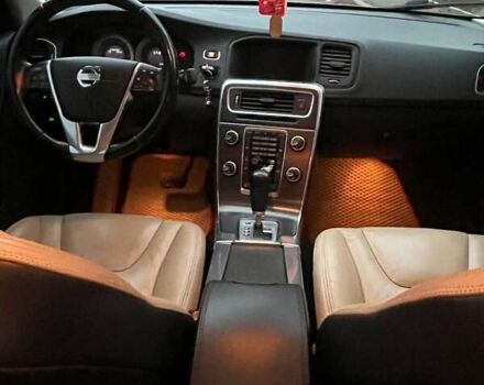 Оранжевый Вольво С60, объемом двигателя 2.5 л и пробегом 234 тыс. км за 11100 $, фото 8 на Automoto.ua