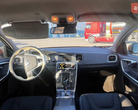 Вольво С60 2011 в Киеве на Automoto.ua Оранжевый Вольво С60, объемом двигателя 2 л и пробегом 271 тыс. км за 8300 $, фото 18 на Automoto.ua