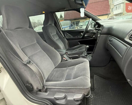 Белый Вольво С70, объемом двигателя 2.44 л и пробегом 373 тыс. км за 4200 $, фото 26 на Automoto.ua