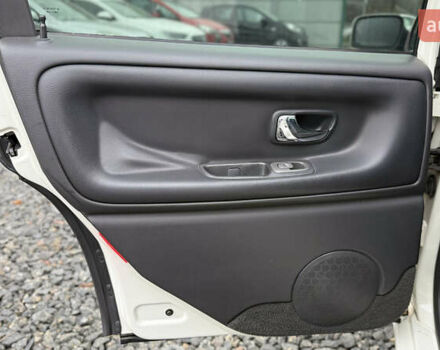 Белый Вольво С70, объемом двигателя 2.44 л и пробегом 373 тыс. км за 4200 $, фото 19 на Automoto.ua