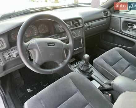 Білий Вольво S70, об'ємом двигуна 2.44 л та пробігом 374 тис. км за 3499 $, фото 22 на Automoto.ua