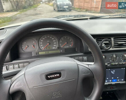 Белый Вольво С70, объемом двигателя 2.44 л и пробегом 373 тыс. км за 3600 $, фото 24 на Automoto.ua