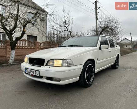 Белый Вольво С70, объемом двигателя 2.44 л и пробегом 373 тыс. км за 3600 $, фото 1 на Automoto.ua