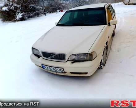 Белый Вольво С70, объемом двигателя 2.4 л и пробегом 300 тыс. км за 3200 $, фото 1 на Automoto.ua