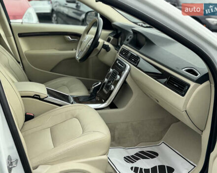 Белый Вольво С80, объемом двигателя 2 л и пробегом 200 тыс. км за 13700 $, фото 17 на Automoto.ua