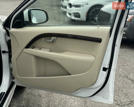 Белый Вольво С80, объемом двигателя 2 л и пробегом 200 тыс. км за 13700 $, фото 16 на Automoto.ua