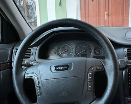 Черный Вольво С80, объемом двигателя 2.4 л и пробегом 350 тыс. км за 4000 $, фото 12 на Automoto.ua