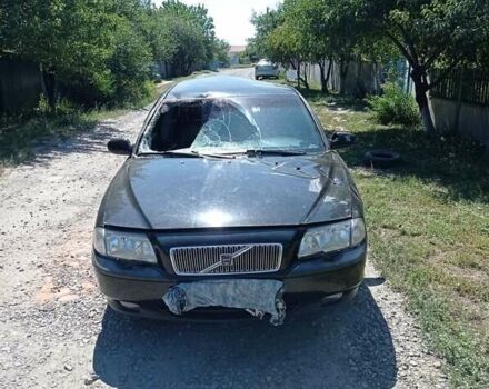 Черный Вольво С80, объемом двигателя 2.4 л и пробегом 290 тыс. км за 1500 $, фото 1 на Automoto.ua